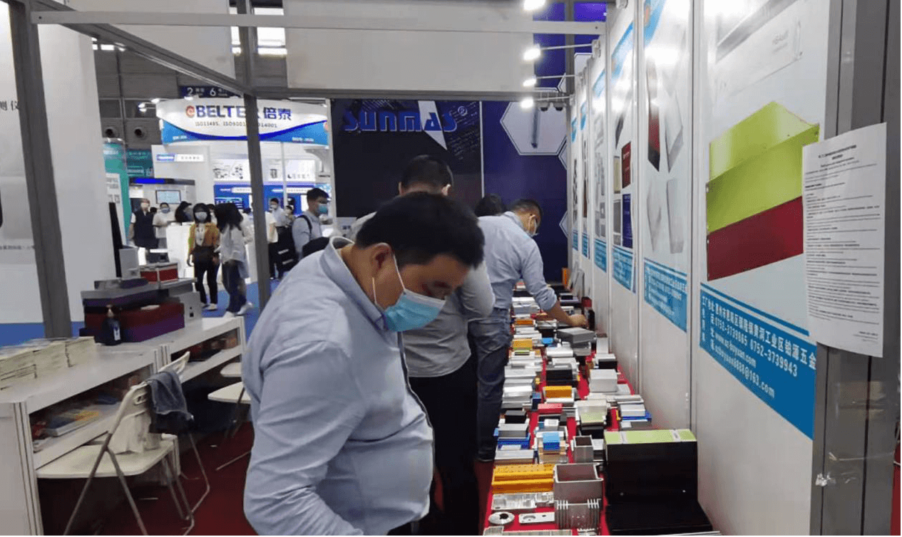 草莓网站在线观看五金展位